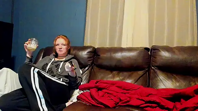 Snapshot of LoversUnleashedXO chatting on October 4, 4:10 am LoversUnleashedXO online show from October 4, 4:10 am