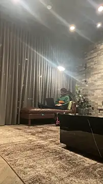 tia   fox online show from November 17, 11:43 pm