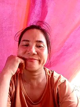 Snapshot of meomeo-baby chatting on October 17, 4:48 am meomeo-baby online show from October 17, 4:48 am