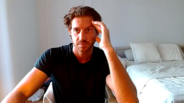 Snapshot of Italoalpha chatting on October 24, 9:28 am Italoalpha online show from October 24, 9:28 am