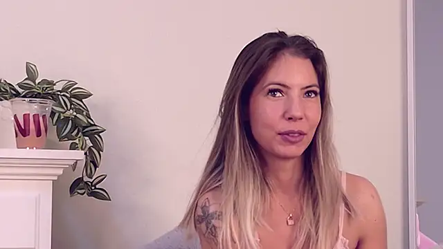 CassieMiles online show from November 18, 4:06 am