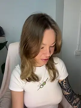 MiraLuna online show from January 8, 8:49 am