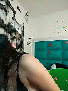 Valentina Squirt- online show from November 6, 9:10 am