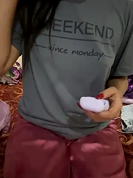 Queen-35 online show from November 7, 9:15 pm