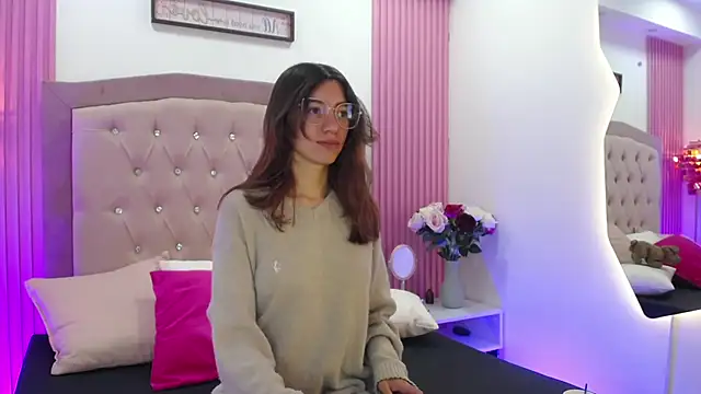 MarinetteLux online show from March 12, 8:37 pm