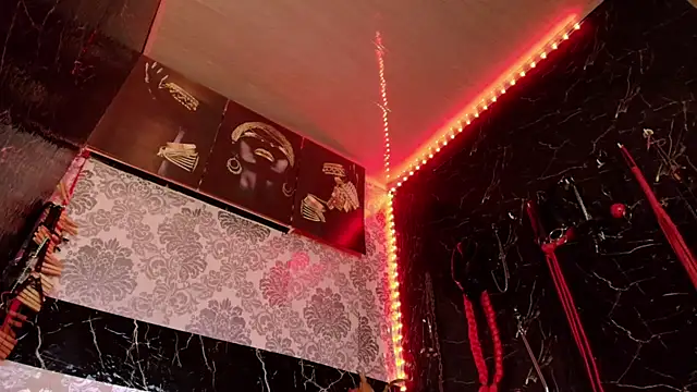 scarlet queen   online show from October 16, 6:53 pm