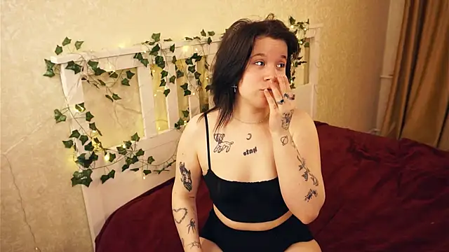 EviaVanveen online show from January 16, 7:45 am