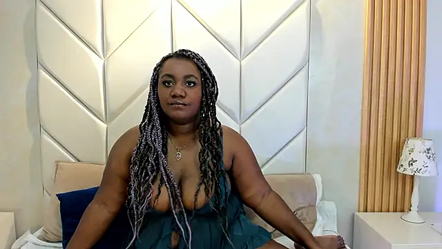 Snapshot of EmmaBrantt chatting on November 29, 3:53 am EmmaBrantt online show from November 29, 3:53 am