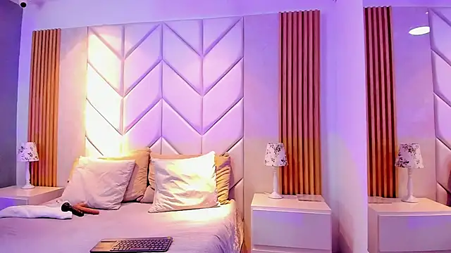 EmmaBrantt online show from March 5, 4:19 am