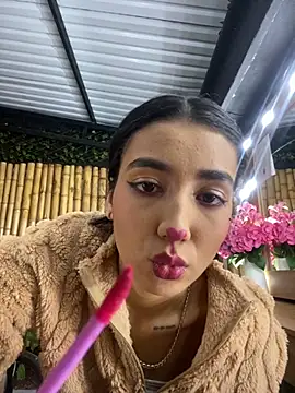 Snapshot of cloe_taylor__ chatting on November 1, 3:19 am cloe taylor online show from November 1, 3:19 am