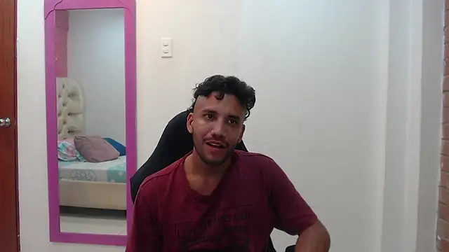 Juan FelipeX01 online show from February 28, 3:51 am