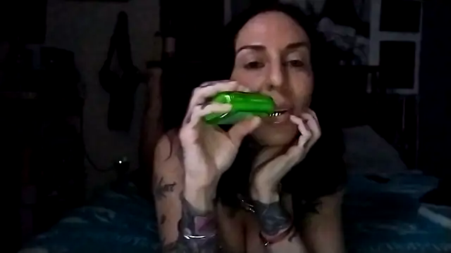 Snapshot of inkdhollow1 chatting on October 14, 2:45 am inkdhollow1 online show from October 14, 2:45 am