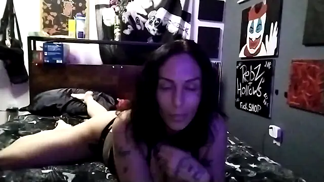 Snapshot of inkdhollow1 chatting on October 22, 3:18 am inkdhollow1 online show from October 22, 3:18 am