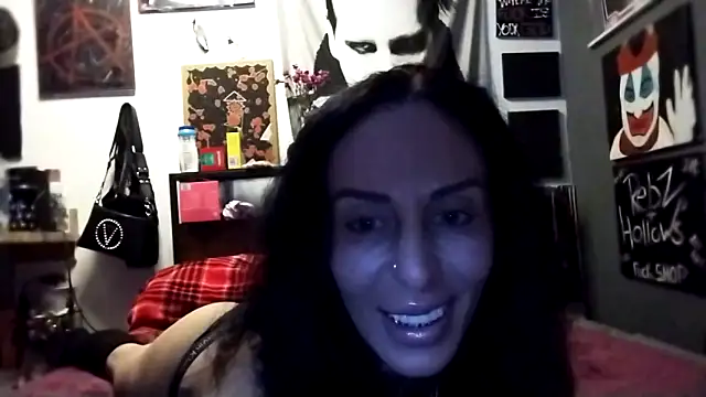 Snapshot of inkdhollow1 chatting on October 28, 3:10 am inkdhollow1 online show from October 28, 3:10 am