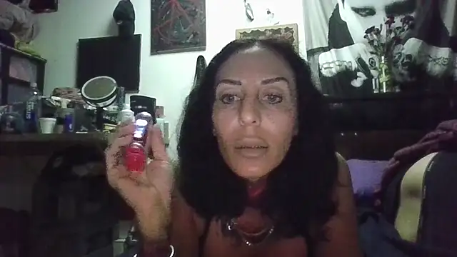 Snapshot of inkdhollow1 chatting on November 4, 5:17 am inkdhollow1 online show from November 4, 5:17 am