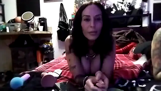 Snapshot of inkdhollow1 chatting on November 12, 11:36 pm inkdhollow1 online show from November 12, 11:36 pm