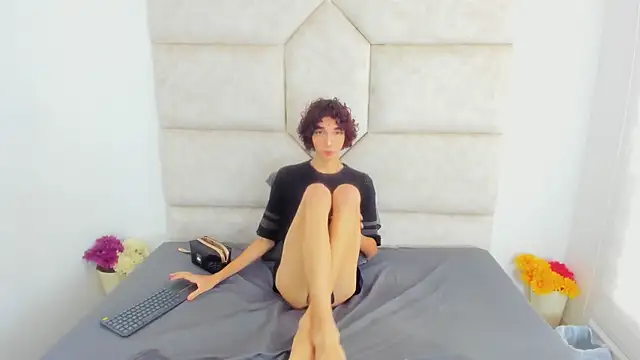 Scaarlett 22  online show from November 14, 5:55 pm