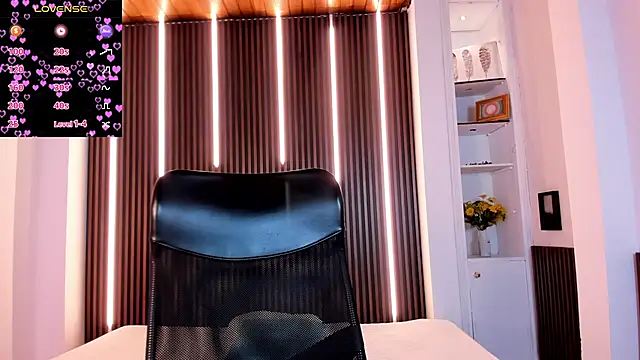 VenusCooper online show from January 8, 7:49 pm