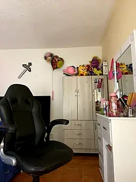 Snapshot of Miichii chatting on October 14, 11:27 pm Miichii online show from October 14, 11:27 pm