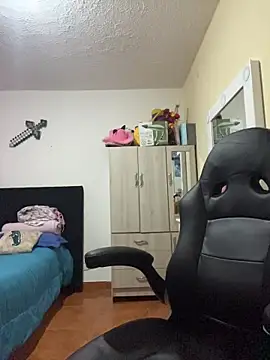 Snapshot of Miichii chatting on December 3, 11:03 pm Miichii online show from December 3, 11:03 pm