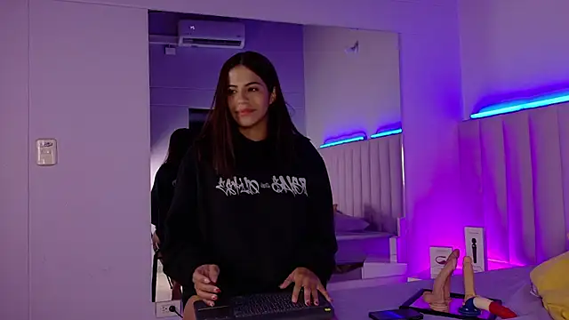 Snapshot of IamEvaGate chatting on October 26, 4:40 am IamEvaGate online show from October 26, 4:40 am