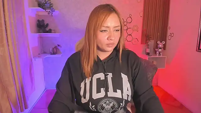 EvelynVega0 online show from November 14, 4:11 am