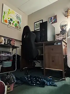 Snapshot of CherryHeart69 chatting on December 16, 5:23 am CherryHeart69 online show from December 16, 5:23 am