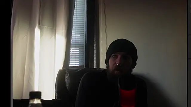 Snapshot of Vox_Personas chatting on December 18, 10:05 pm Vox Personas online show from December 18, 10:05 pm