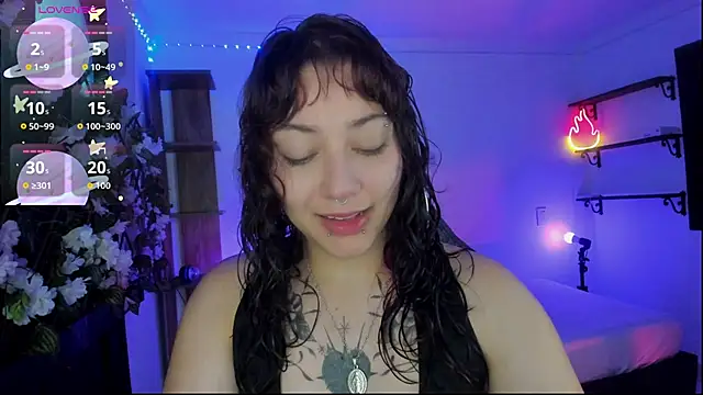 Snapshot of Kora_Red69 chatting on November 10, 1:43 pm Kora Red69 online show from November 10, 1:43 pm