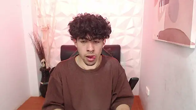 Snapshot of Liil_boy chatting on October 25, 3:47 am Liil boy online show from October 25, 3:47 am