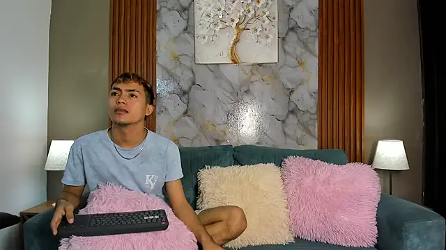 VERY HOT GUYS online show from March 2, 1:18 pm