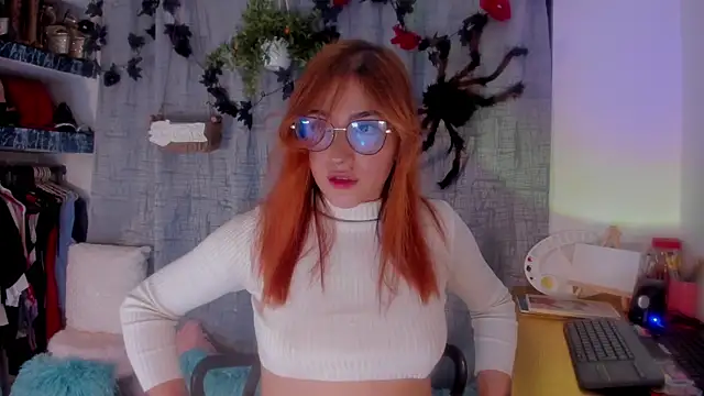 Snapshot of AmaruBloom chatting on October 24, 5:59 am AmaruBloom online show from October 24, 5:59 am