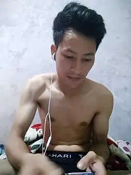 Snapshot of Uh-em95 chatting on October 15, 4:51 pm Uh-em95 online show from October 15, 4:51 pm