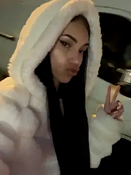 ilariea girl online show from November 7, 8:20 pm