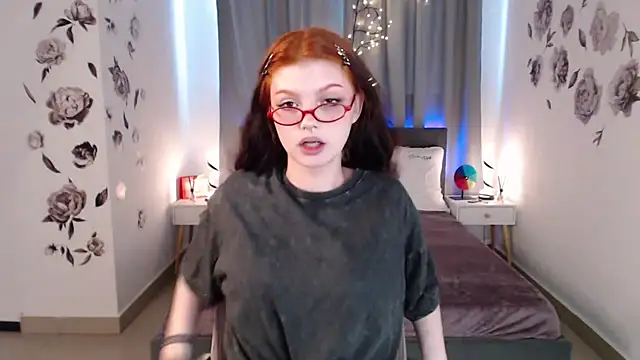 Snapshot of MileyRood chatting on November 28, 1:08 am MileyRood online show from November 28, 1:08 am