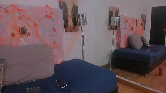 chloejhonson online show from October 9, 11:41 am