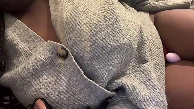 nanaisbackk online show from October 11, 8:40 pm