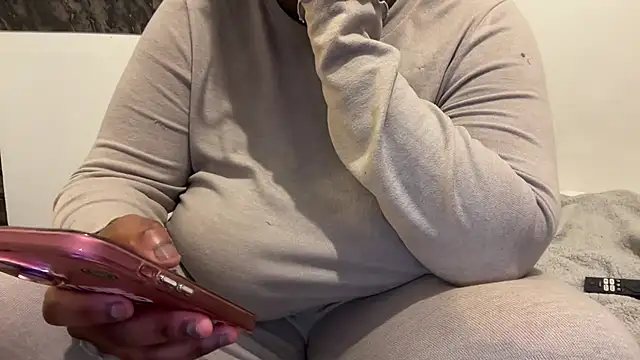 nanaisbackk online show from October 29, 8:54 pm