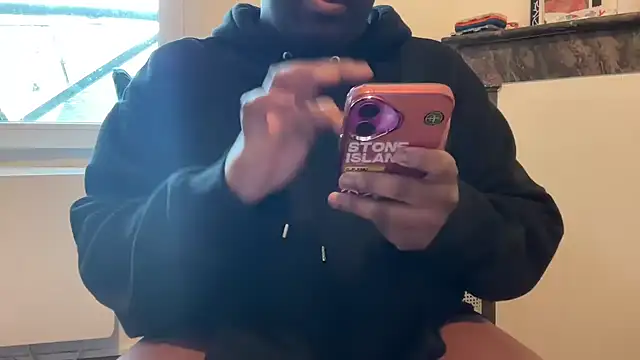 nanaisbackk online show from March 26, 5:40 pm