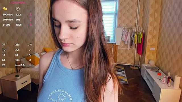 JinnyMcie online show from December 14, 11:04 am