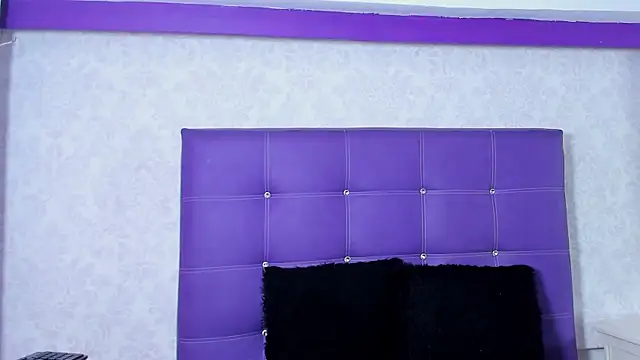 LeaMoreau22 online show from October 10, 12:15 pm