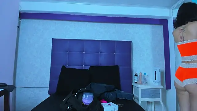 LeaMoreau22 online show from October 16, 12:17 pm