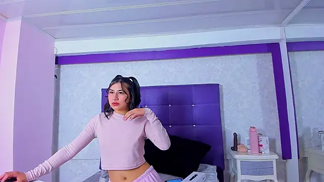 LeaMoreau22 online show from November 16, 12:22 pm