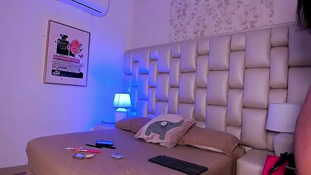 Peyton louise online show from November 10, 11:42 am