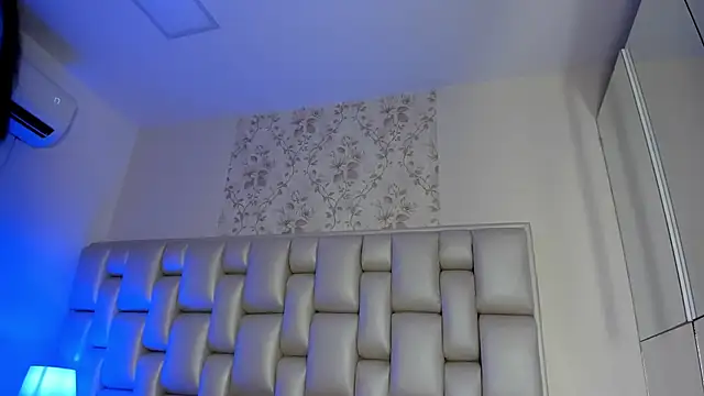 Peyton louise online show from November 11, 5:24 pm