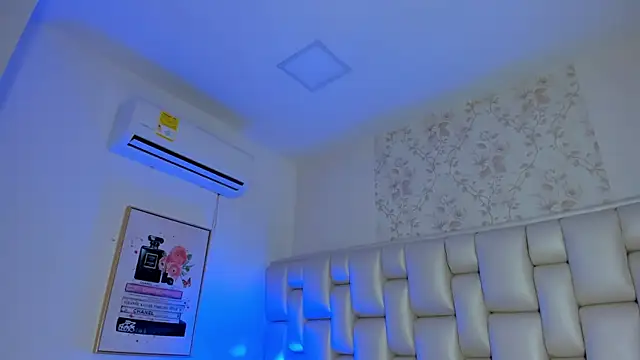 Peyton louise online show from December 2, 11:48 am