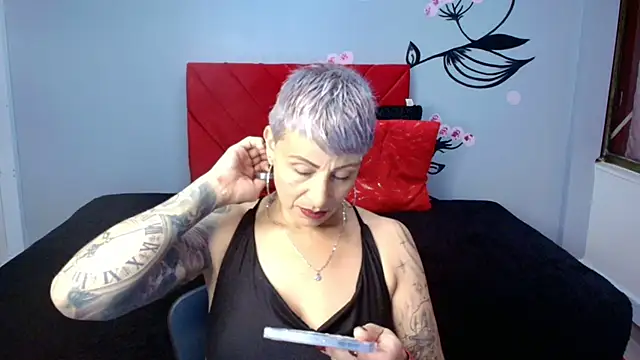 Charlotte  Gray online show from November 7, 12:27 pm