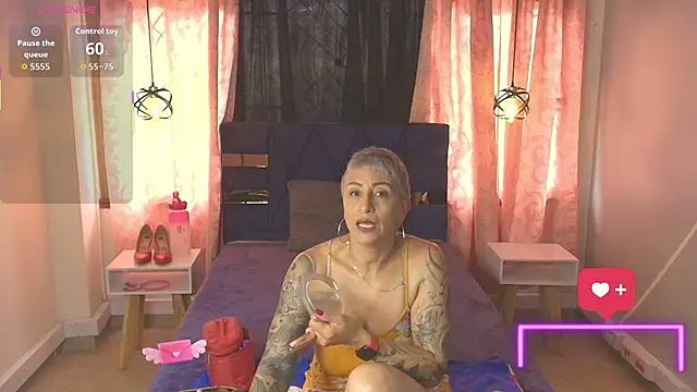 Charlotte  Gray online show from November 24, 12:38 pm