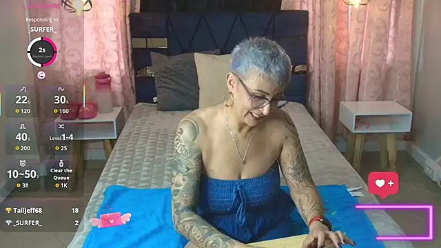 Charlotte  Gray online show from December 3, 7:56 pm