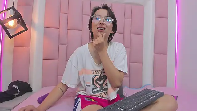 Klaret Toy online show from October 2, 6:15 pm